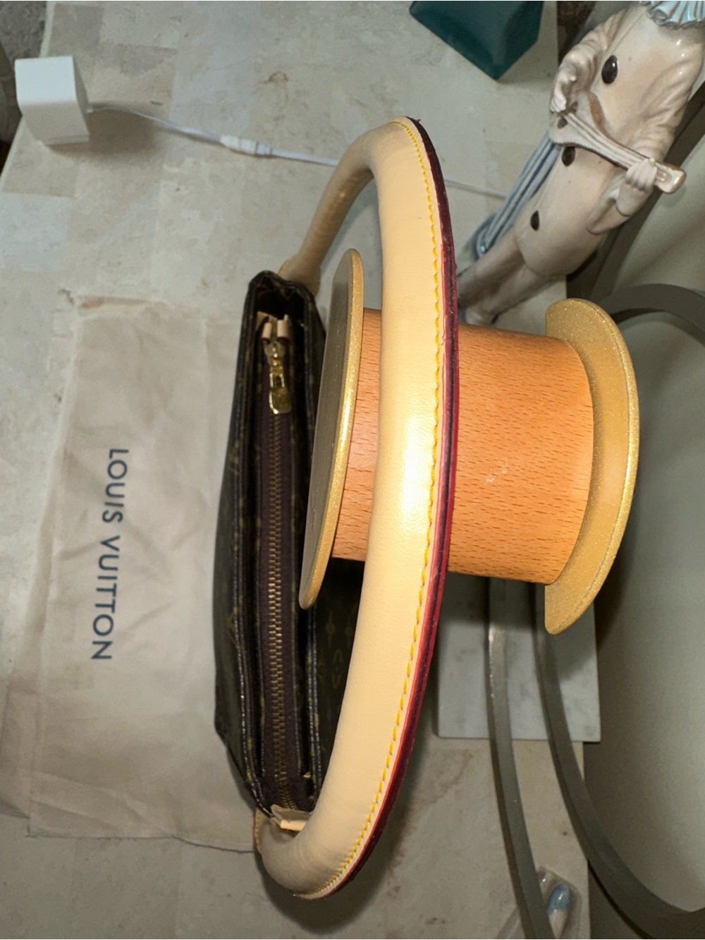 New Monogram Looping Bag - Picture 2 of 11